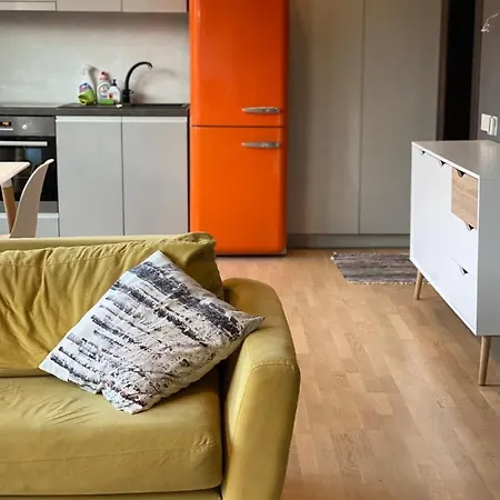 Church View Apartment With Balcony Διαμέρισμα *