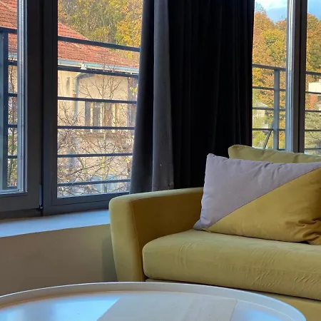 Church View Apartment With Balcony Διαμέρισμα *