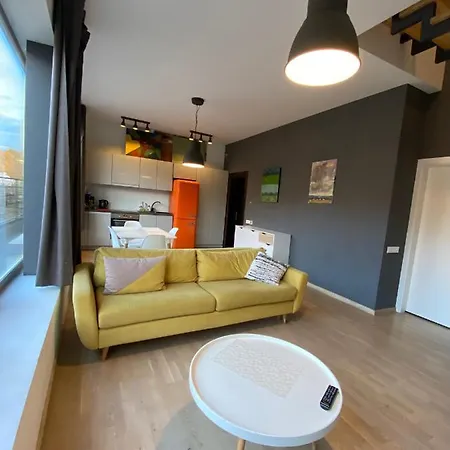 Church View Apartment With Balcony Διαμέρισμα Κάουνας
